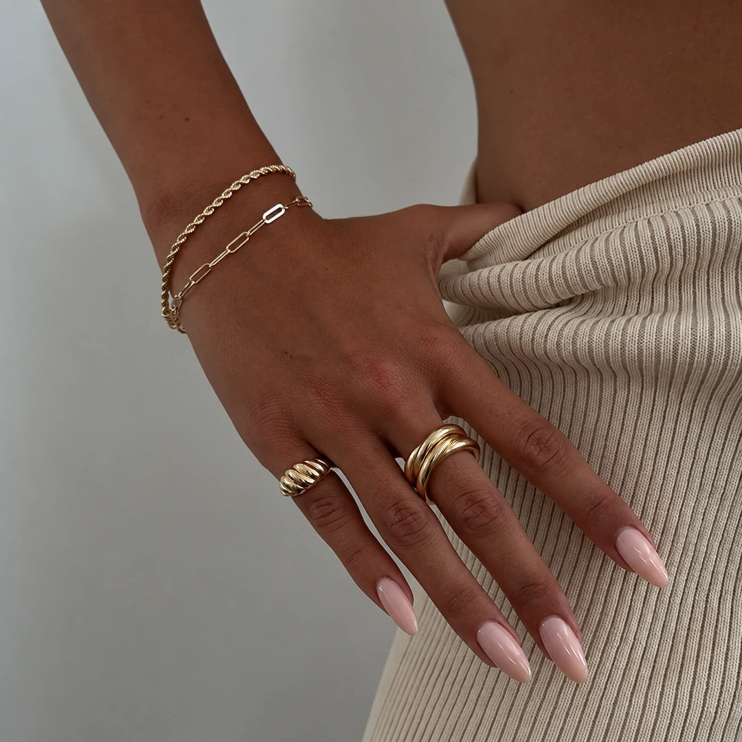 Elegance_doree_tricot_carre.webp