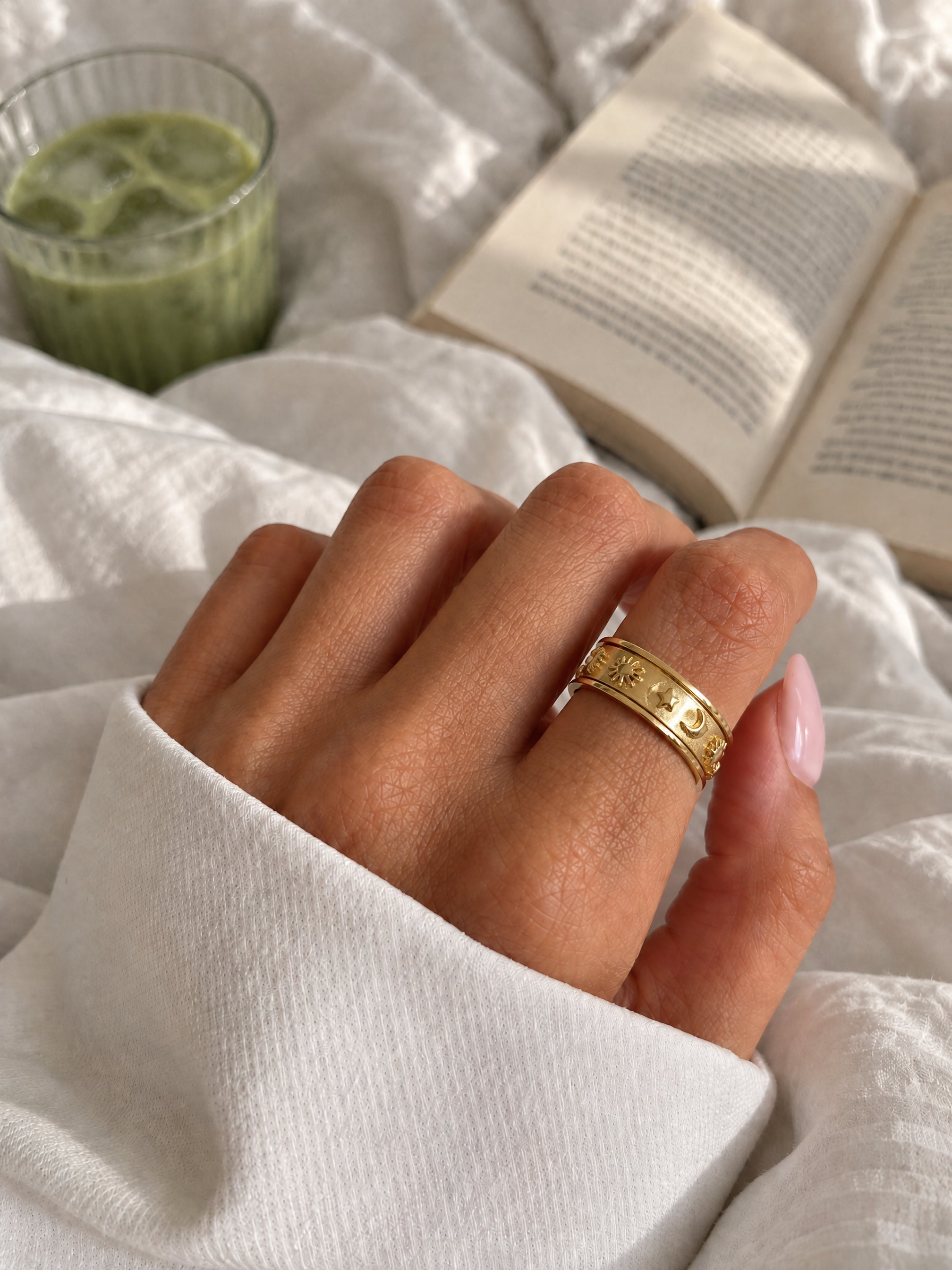 sole luna spinning ring - gold